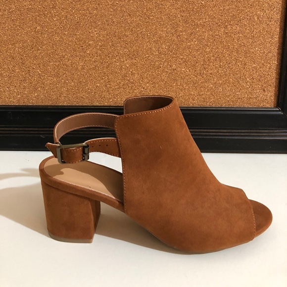 BAMBOO Shoes - Chestnut Peep Toe Block Heel Slingback Sandal 10